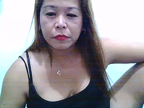 yummytitsxxx168 live cam on StripChat
