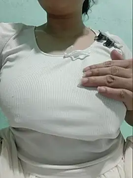 Shine_Mai webcam