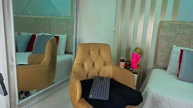 amara_queen_ webcam
