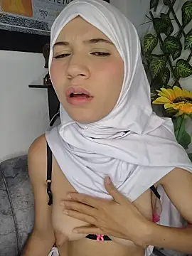 hanaa_18 live cam on StripChat