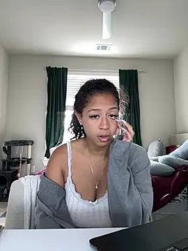 AshleyLoveee live cam on StripChat