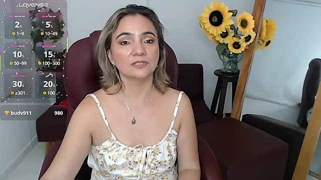 ana_milf live cam on StripChat