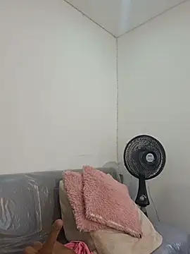 Ana_Luucia live cam on StripChat