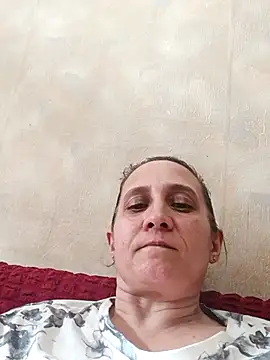 KatieLove133 live cam on StripChat