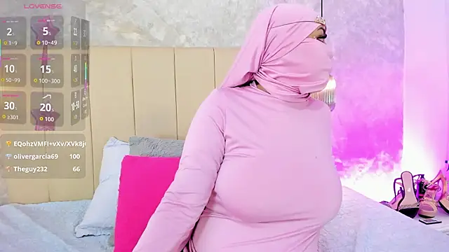 LaylaZhara live cam on StripChat