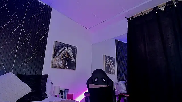 Bonnie_Rider live cam on StripChat