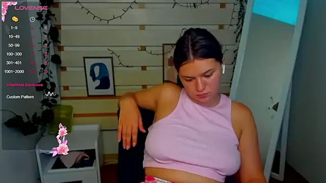 Josephine_Kiss webcam