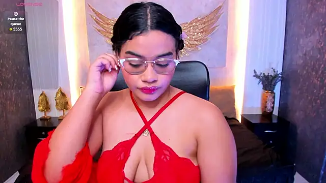 Celeste_luxe live cam on StripChat