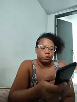 prettahvitoria20 (F young) - Tirar a blusa e ficar de sutiã