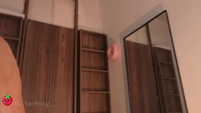 hannahsky_ (F teen) - fingering pussy