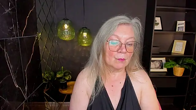 NataliMellow live cam on StripChat