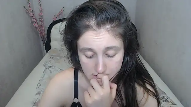 Holliy_Cooper live cam on StripChat