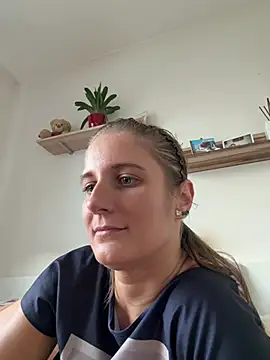 jennifer11772 live cam on StripChat