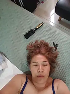 MiaIsabela_ webcam