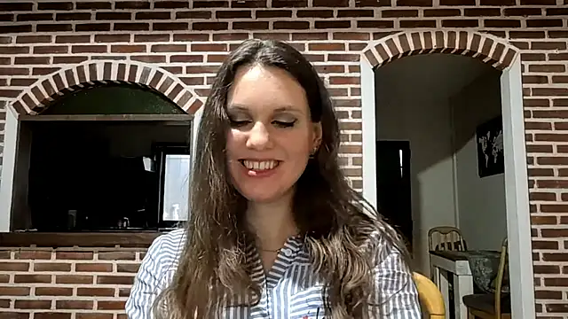 jacklynswisshelm - JacklynSwisshelm's free webcam - UK Sex Cams