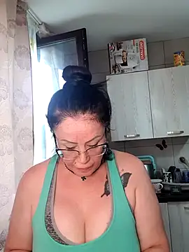 --I3lue_I3utterfly-- live cam on StripChat