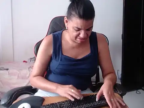 Adriana_0312 webcam