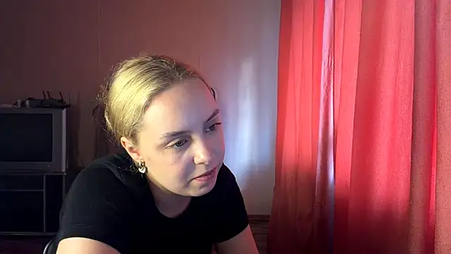 ZoraDearmon webcam