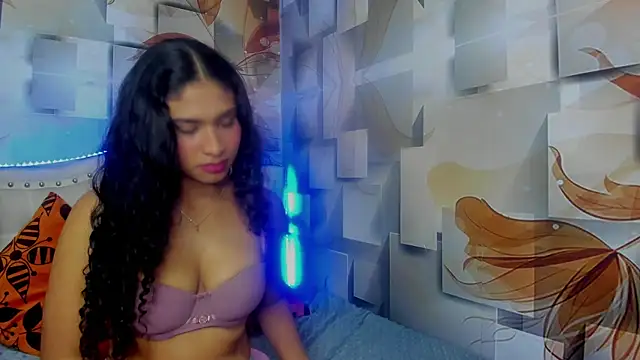 malaika_chalo webcam