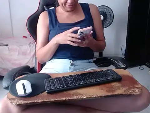 Adriana_0312 webcam