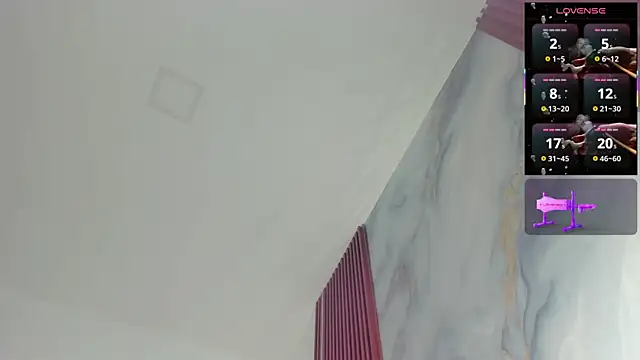 ariana_nix webcam