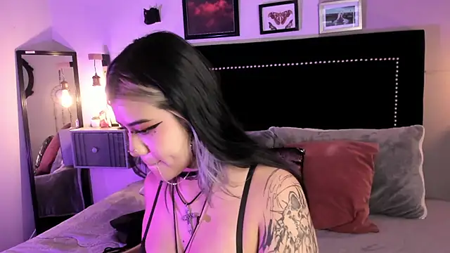 pinkk_deemon webcam