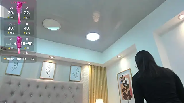 Luna_Millers webcam