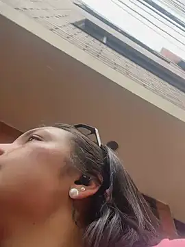 sarita_hos webcam