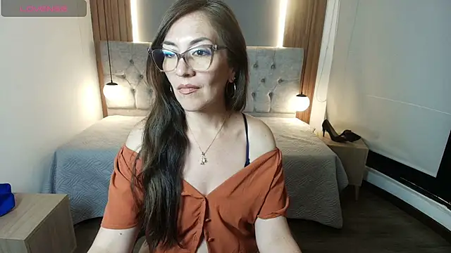 VictoriaLuxee_ webcam