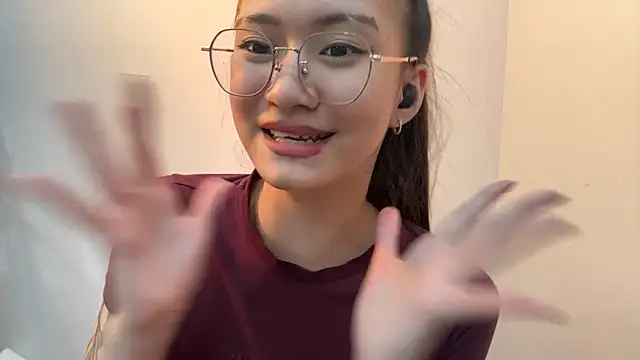 SabraMyra webcam