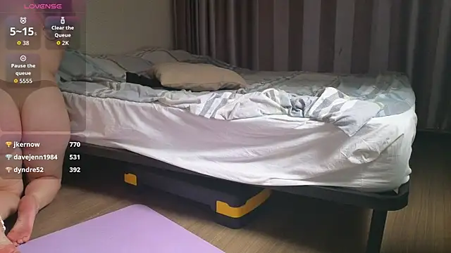 Milana15 live cam on StripChat