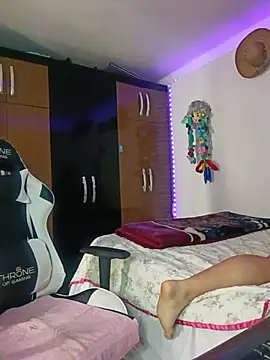 Bonny_rousse01 live cam on StripChat