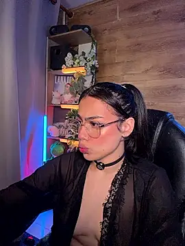 Miila_snow live cam on StripChat