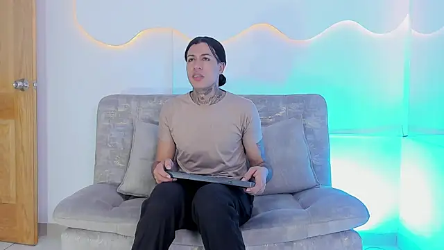 ArohomLester_
