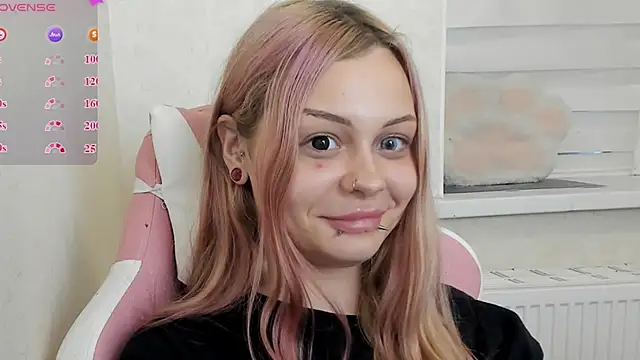 MelonyEmo webcam