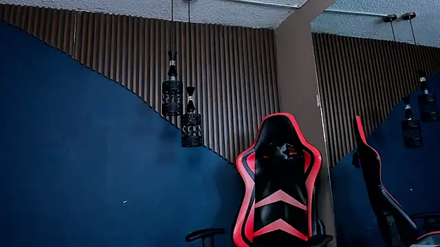 Boss_Domiinator webcam