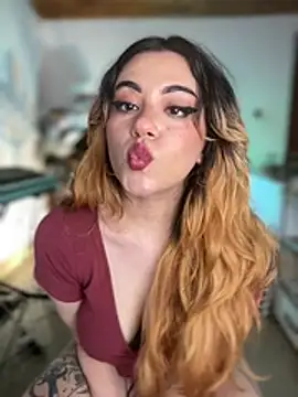NikkiNix webcam