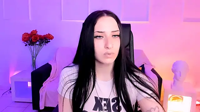 MonicaLowes webcam