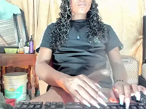 chaira_1x1 webcam