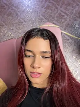 amber_sparkle (F young) - Fingering pussy 😲