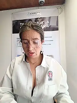 Valentina--1 live cam on StripChat