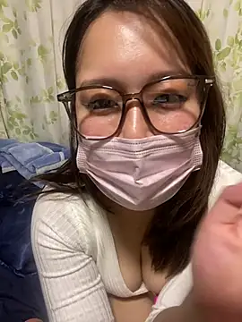 mami_ch live cam on StripChat