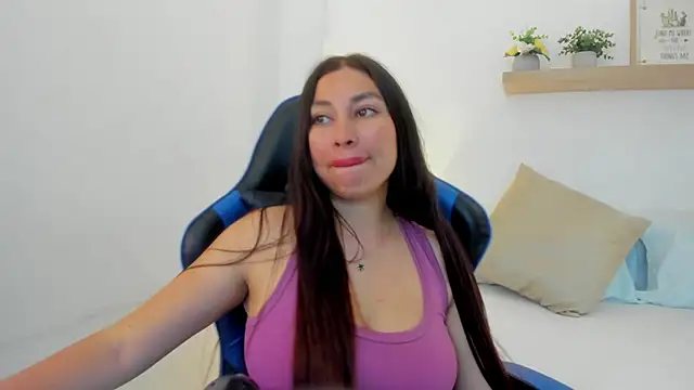 bella_99_ live cam on StripChat