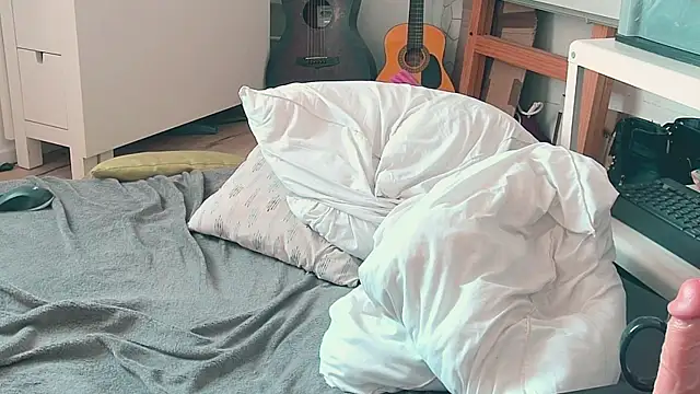 CeriseLapine webcam