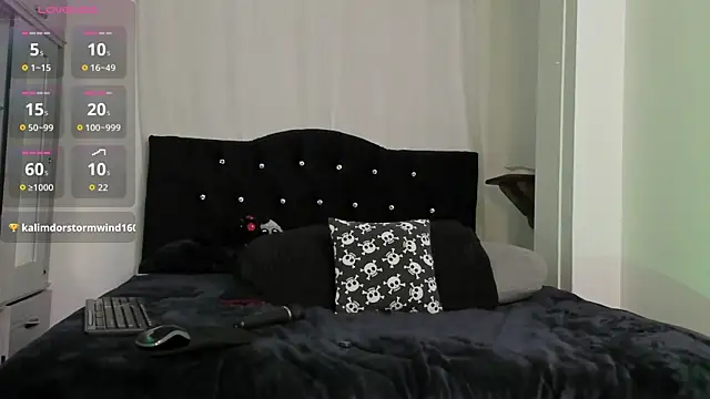 Amy_Aloqua live cam on StripChat