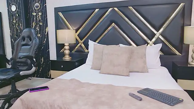 SophieWinsloow live cam on StripChat