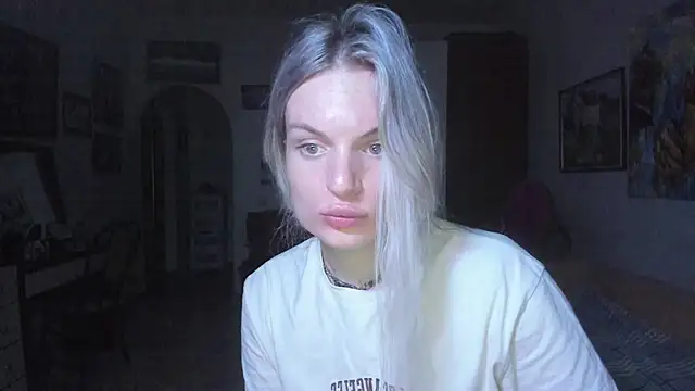 milliKira006 webcam