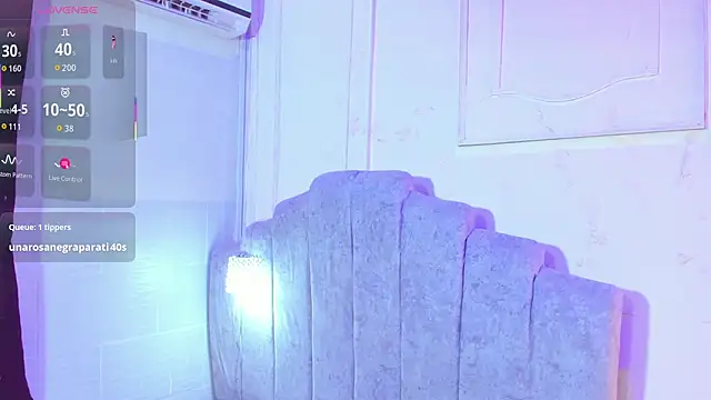 lanna_brunette live cam on StripChat