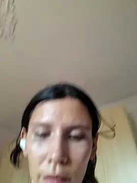 Cami_Skinny webcam