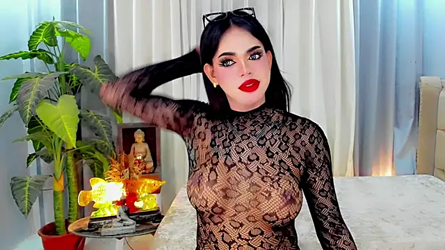 MochaliciousTransOnTop webcam